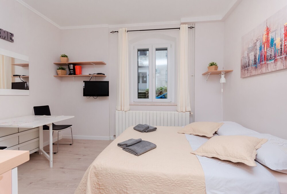 Apartments Ester
