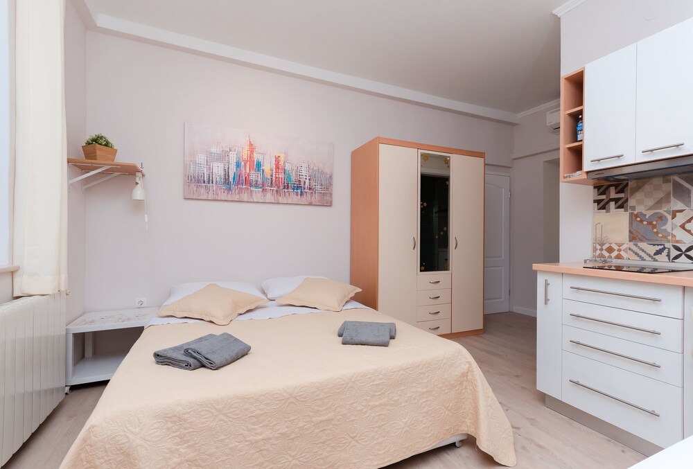 Apartments Ester