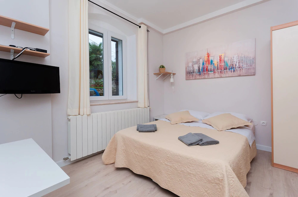 Apartments Ester