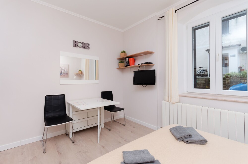 Apartments Ester