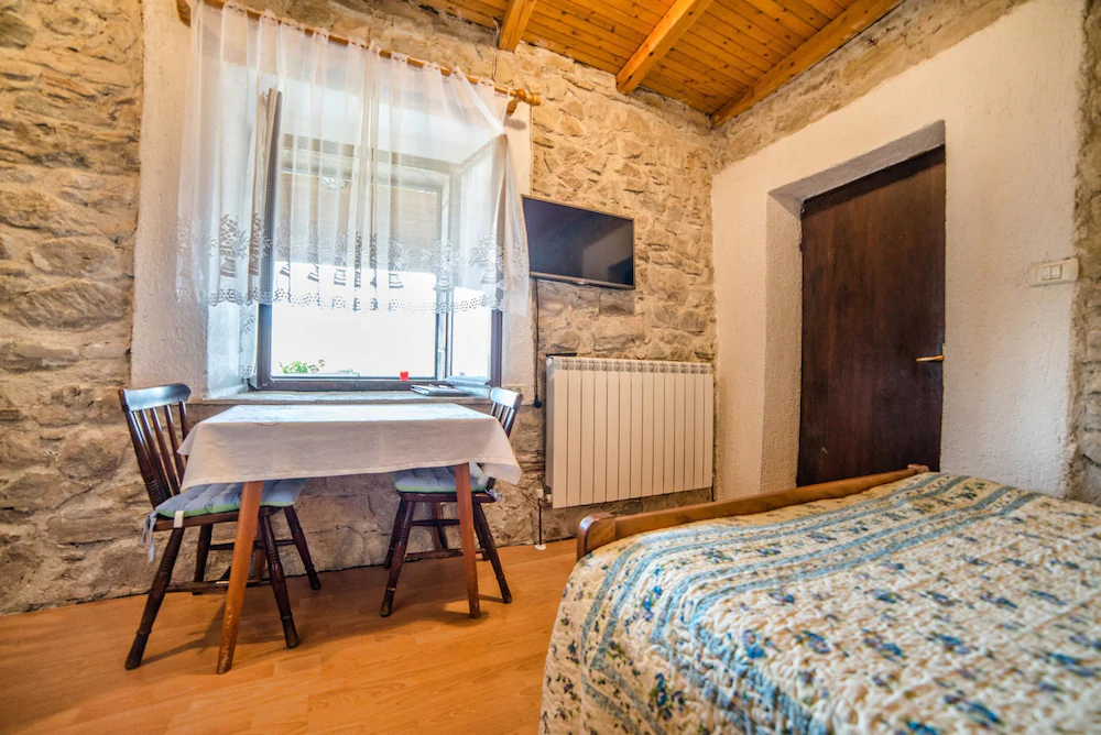 Apartments And Rooms Nela