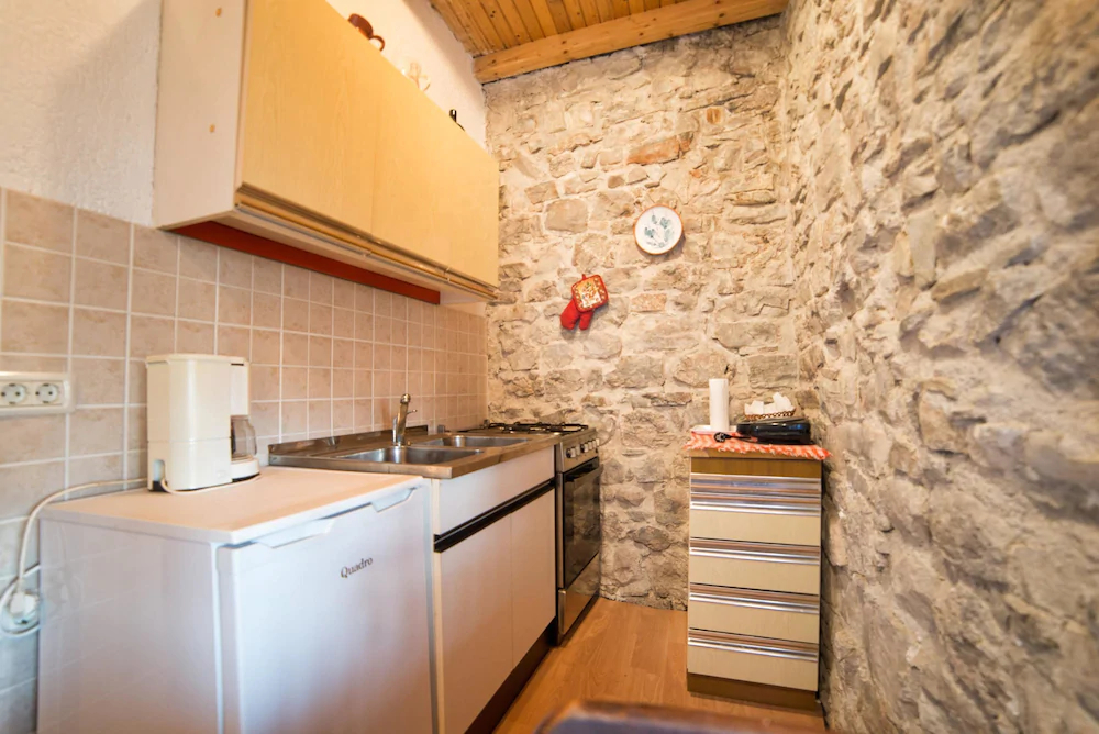 Apartments And Rooms Nela