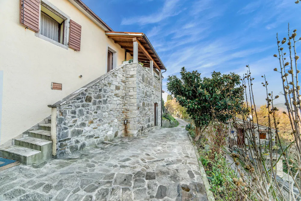 Apartments And Rooms Nela