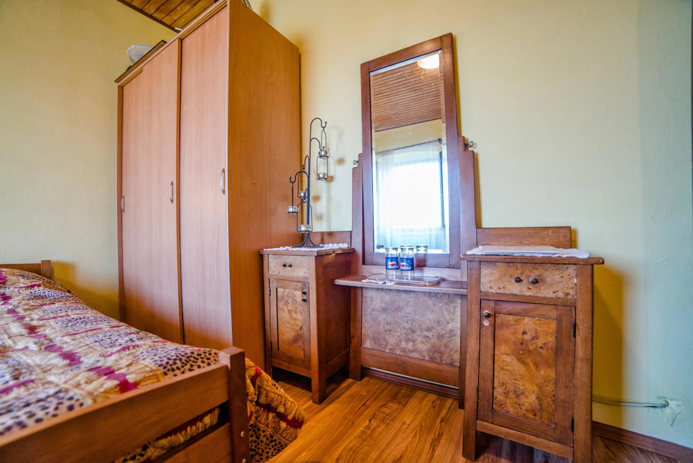 Apartments And Rooms Nela