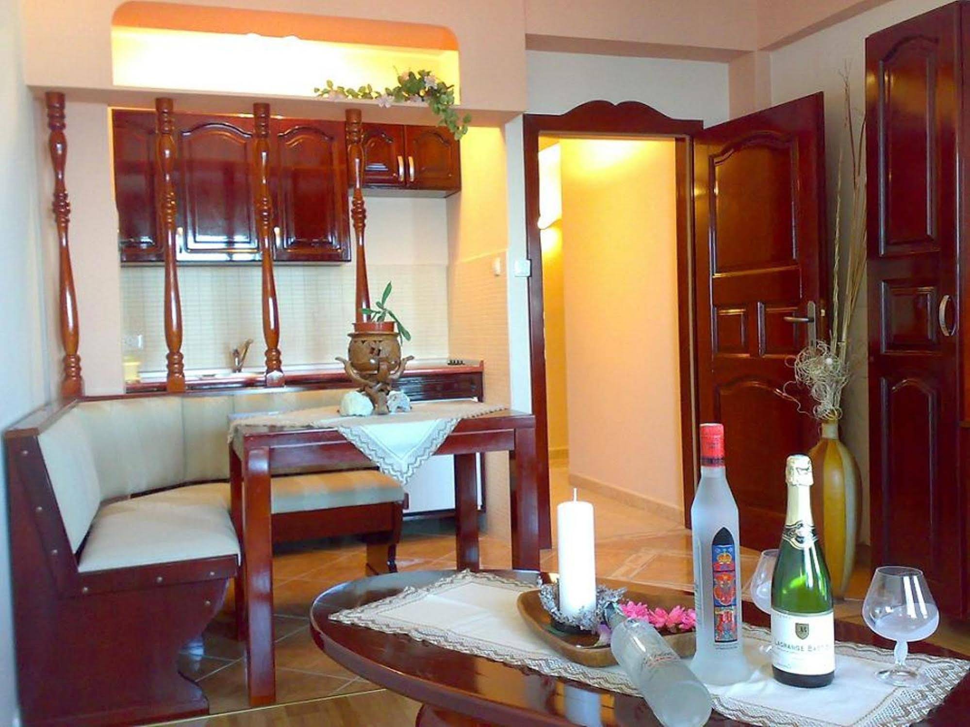 Villa Roses