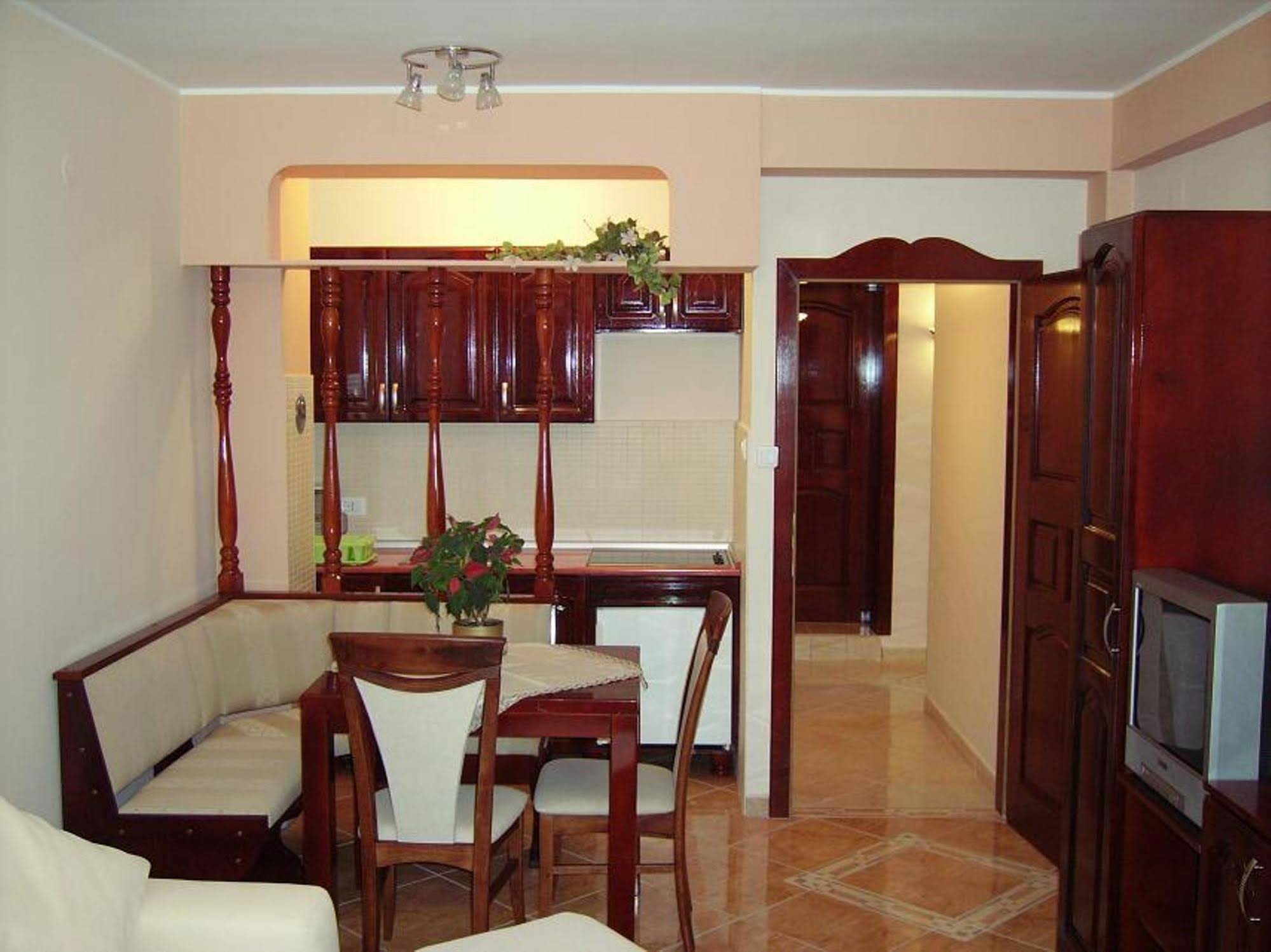 Villa Roses