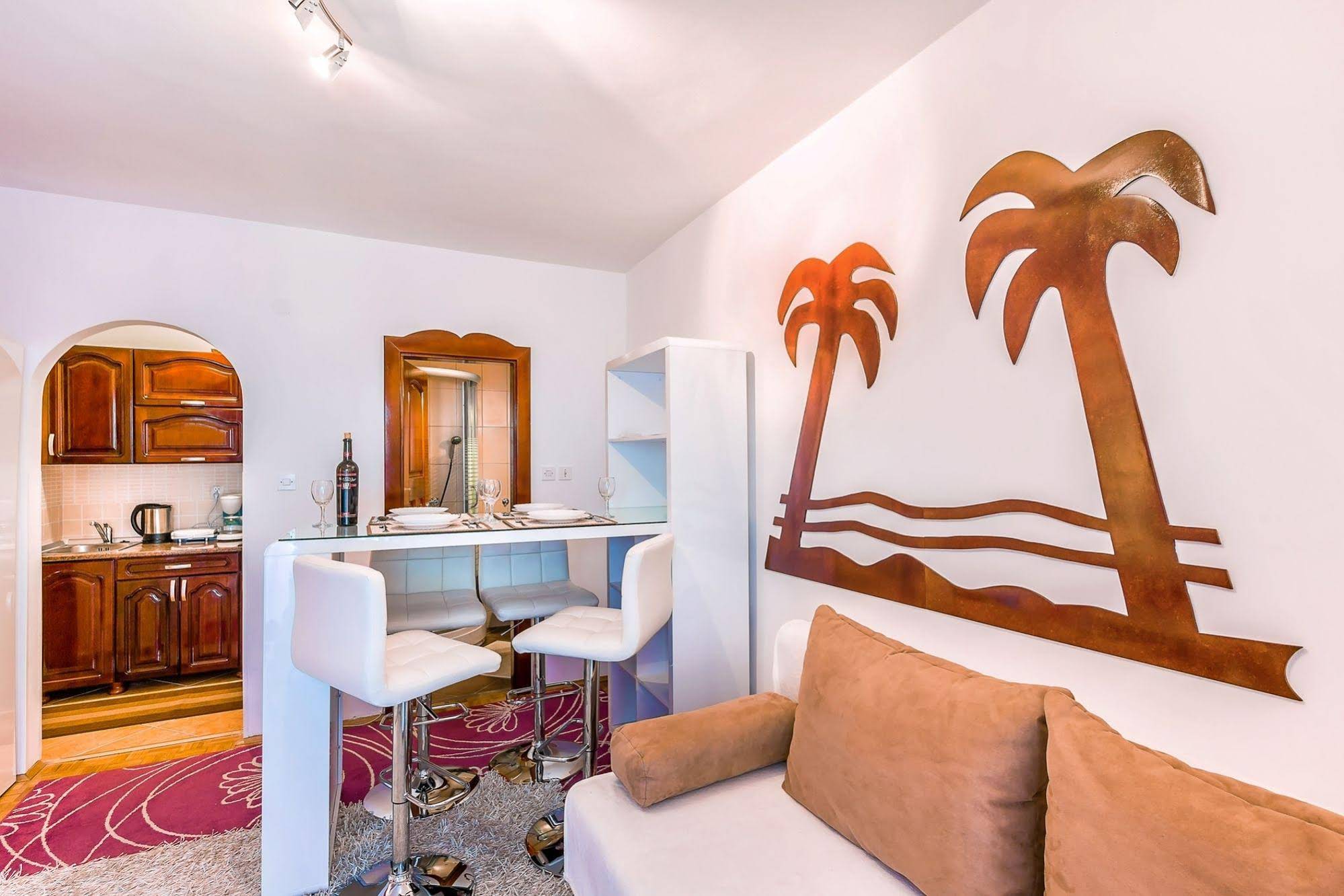 Villa Roses