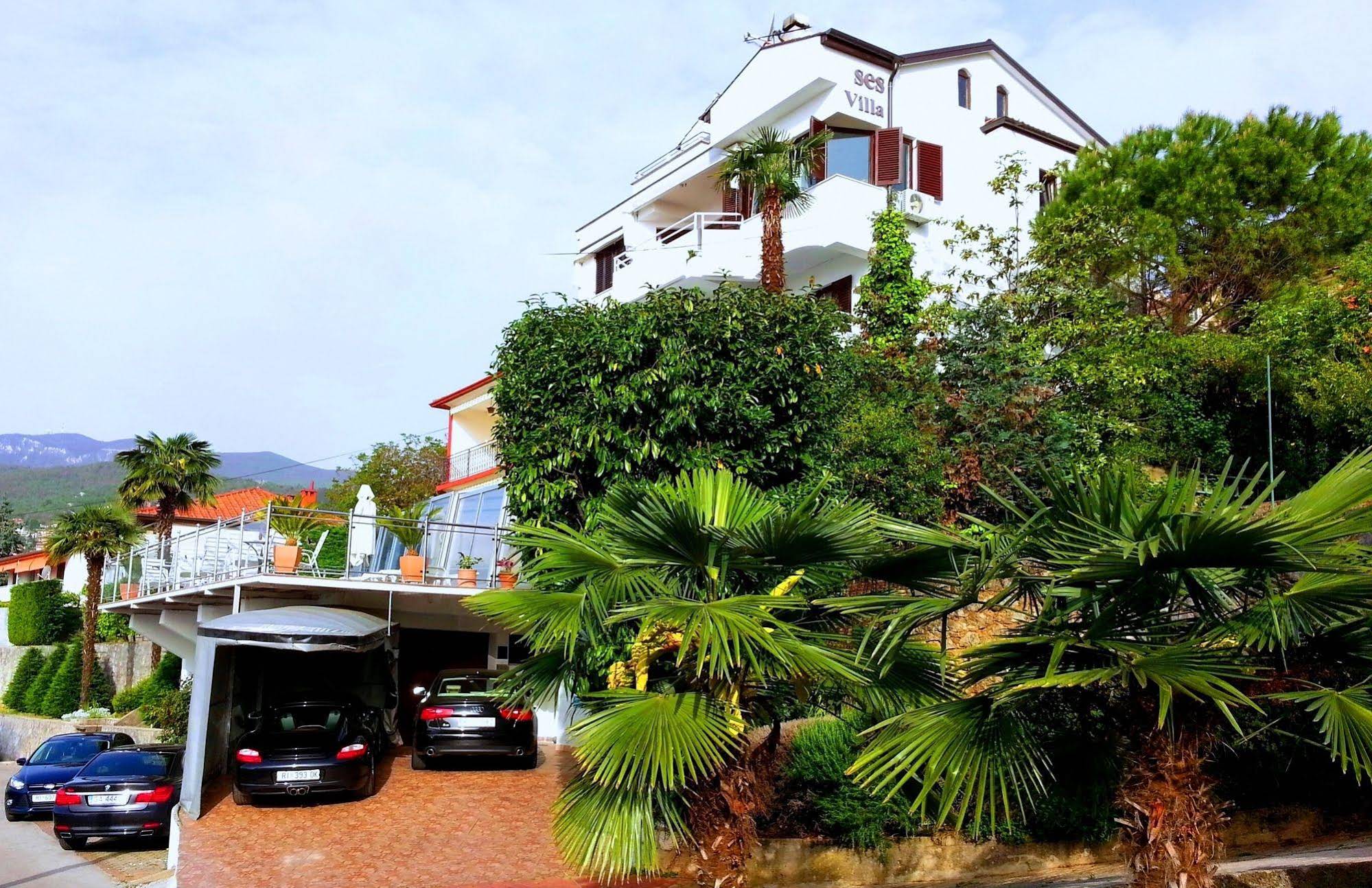Villa Roses