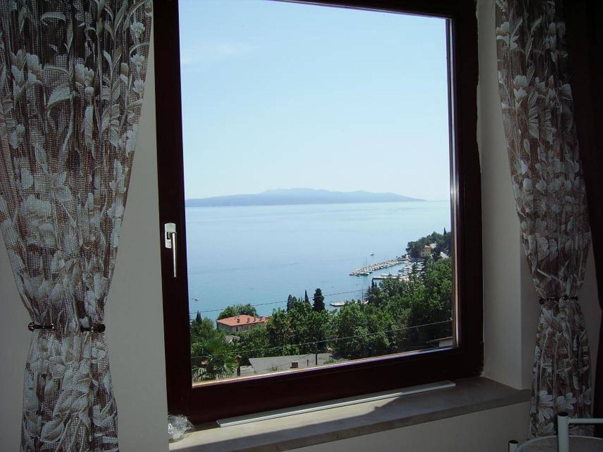 Villa Roses