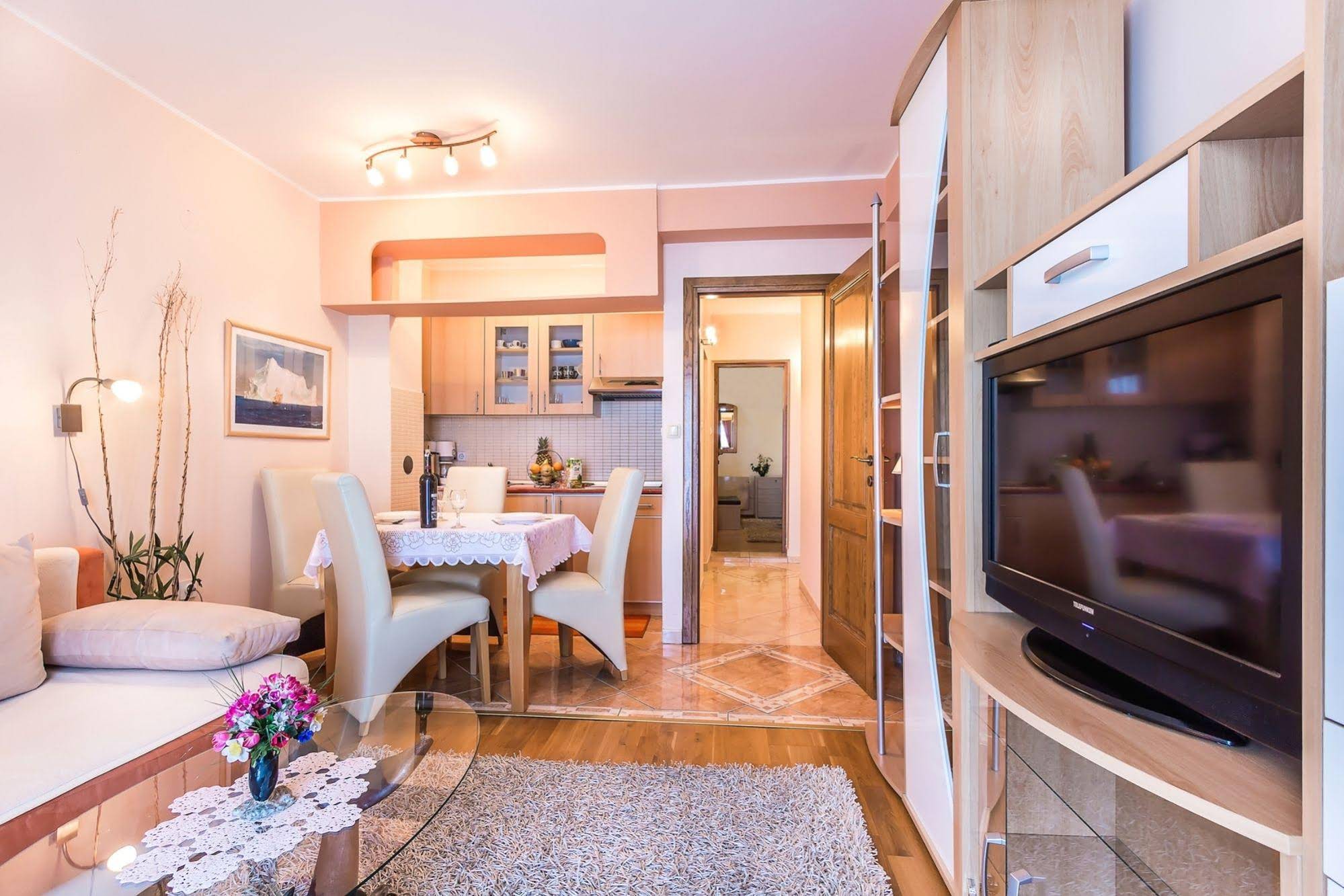 Villa Roses