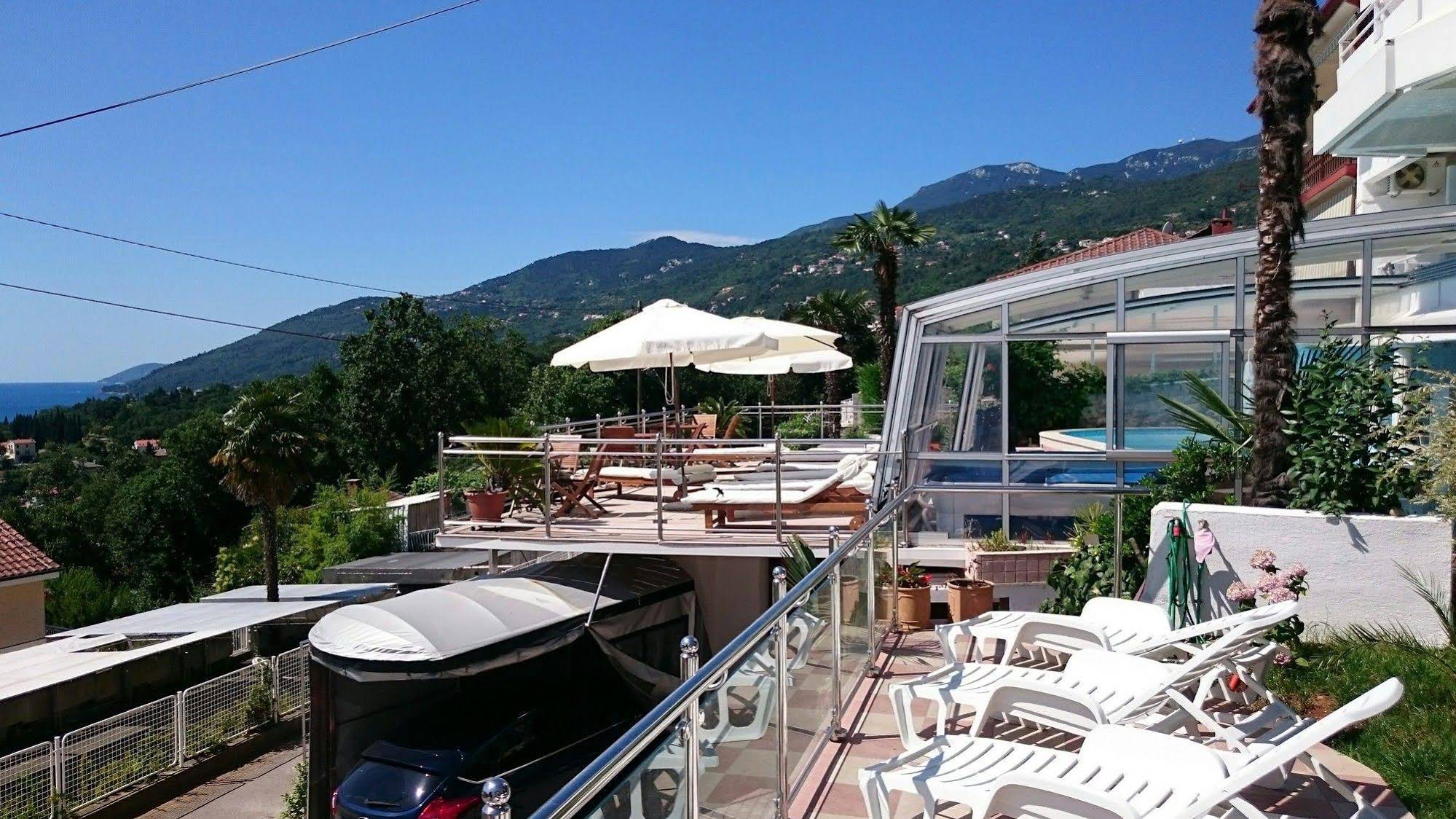 Villa Roses