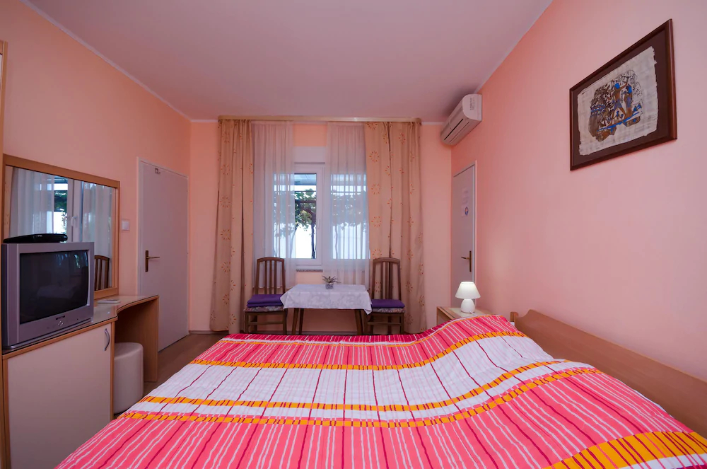 Rooms Mirjana