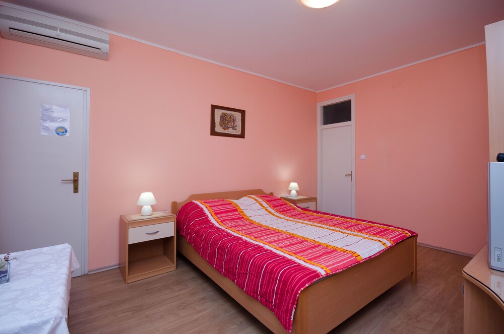 Rooms Mirjana