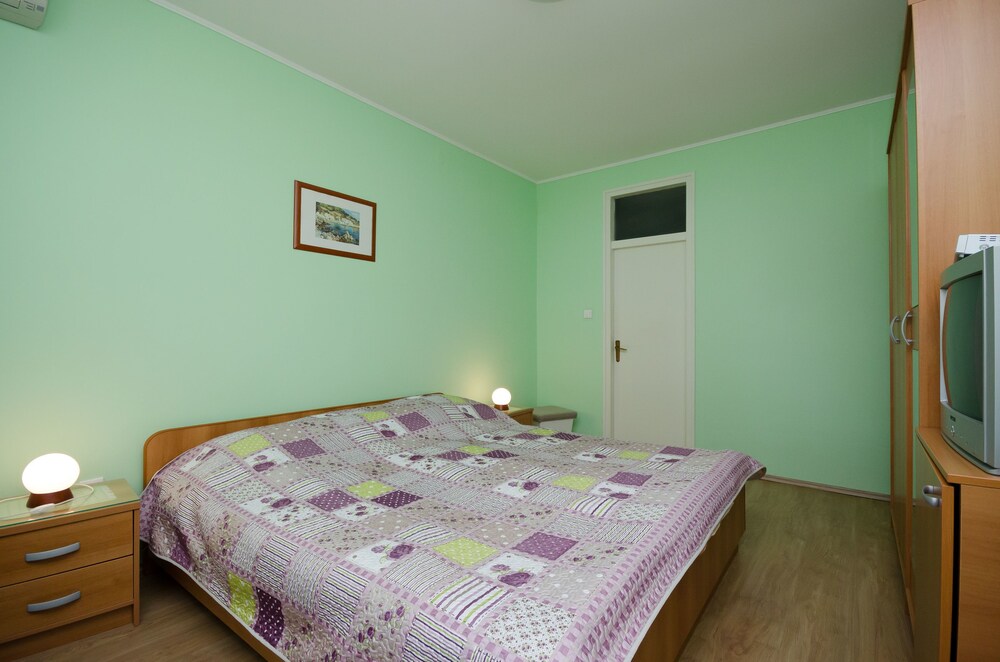 Rooms Mirjana
