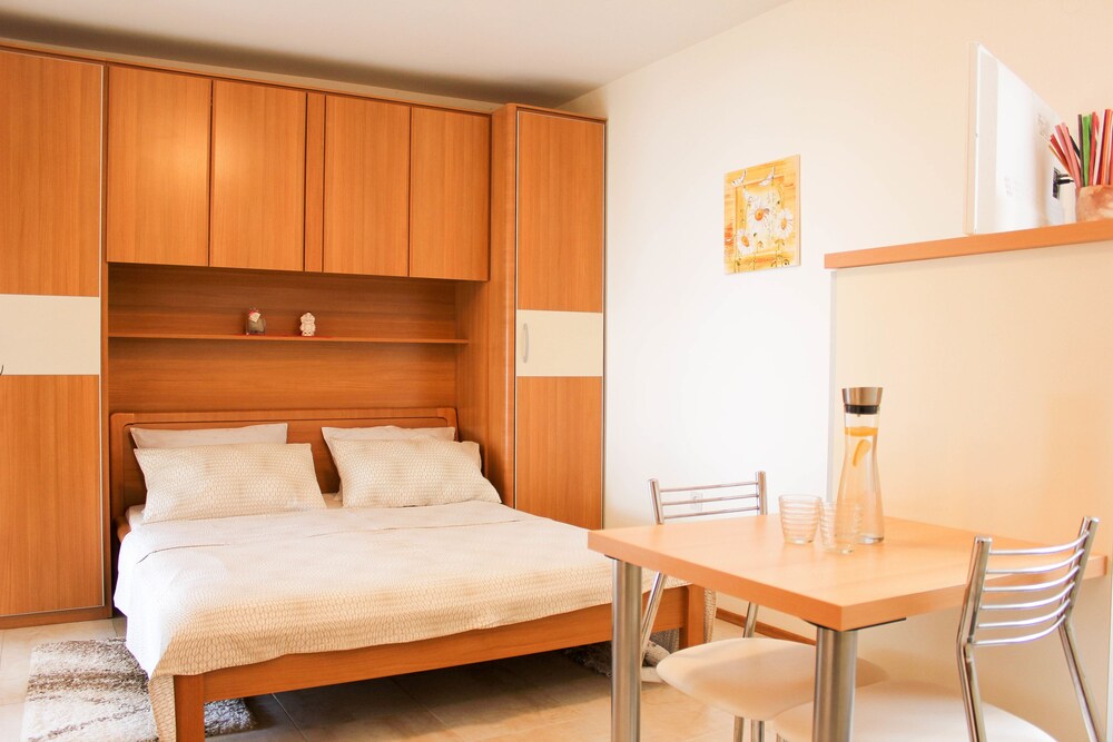 Villa Mia Apartments
