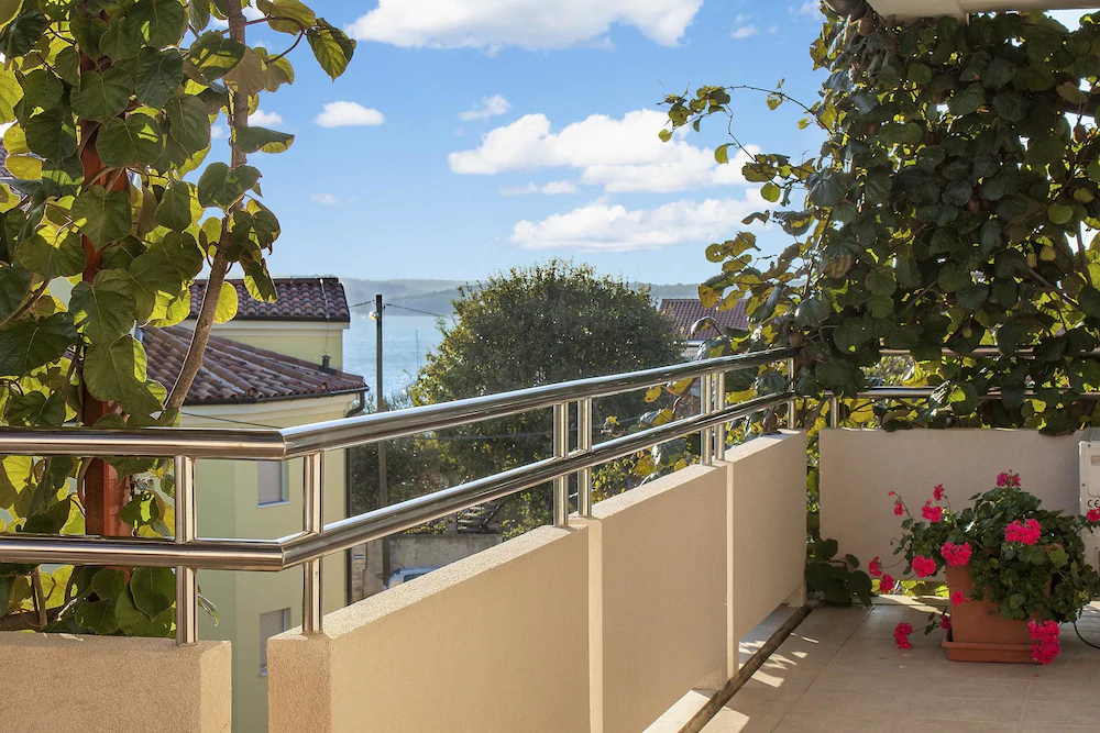 Apartments Levan Ceja