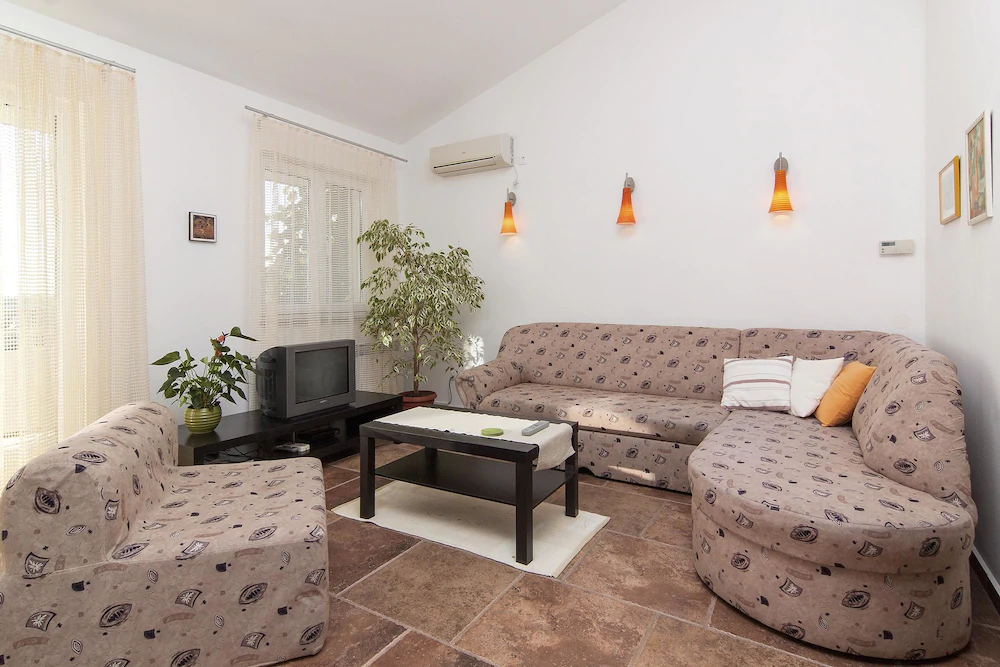 Apartments Levan Ceja