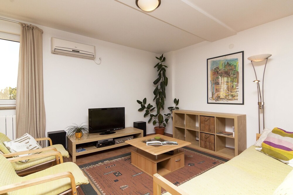 Apartments Levan Ceja