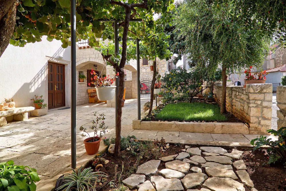 Apartments Mirjana