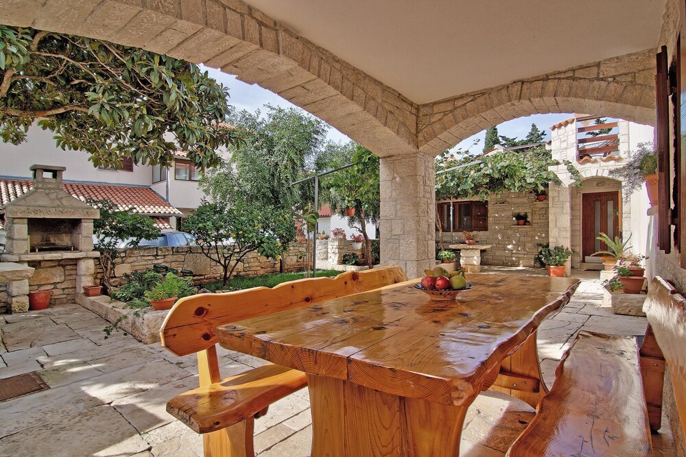 Apartments Mirjana