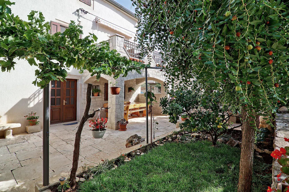 Apartments Mirjana