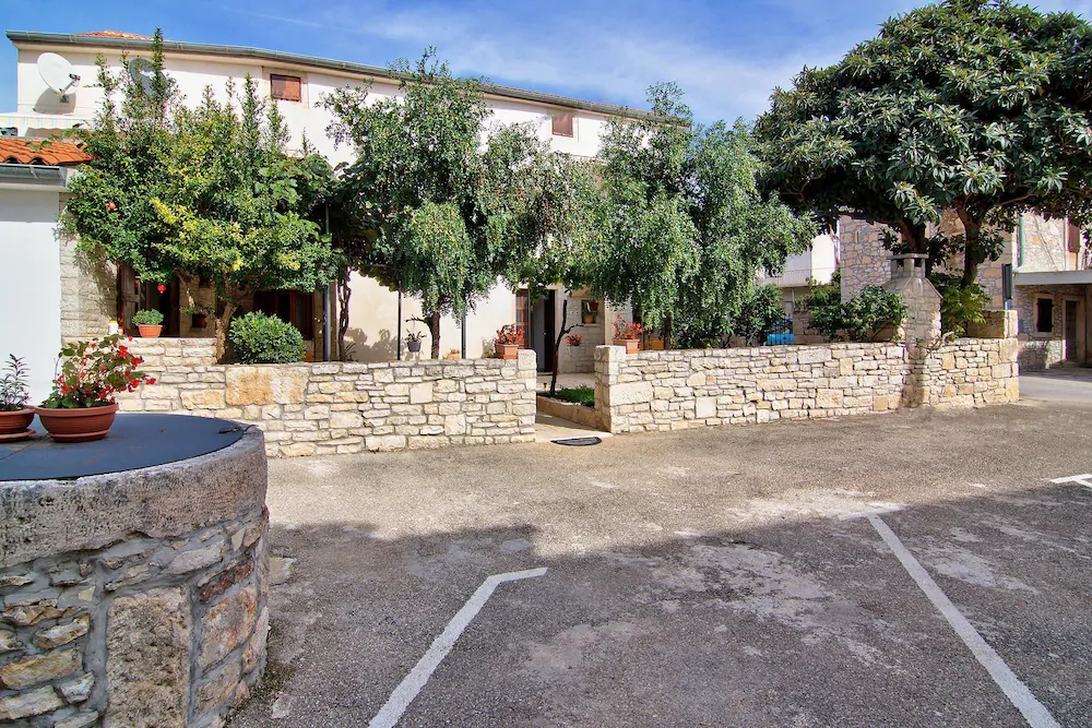 Apartments Mirjana