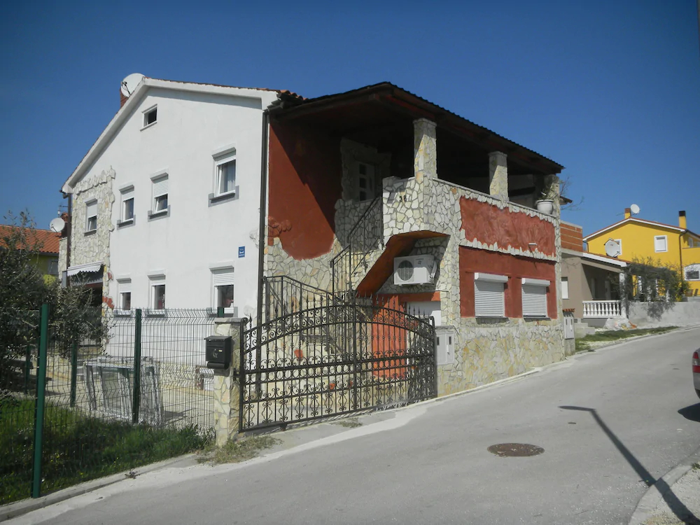 Apartment Zoran Posesi