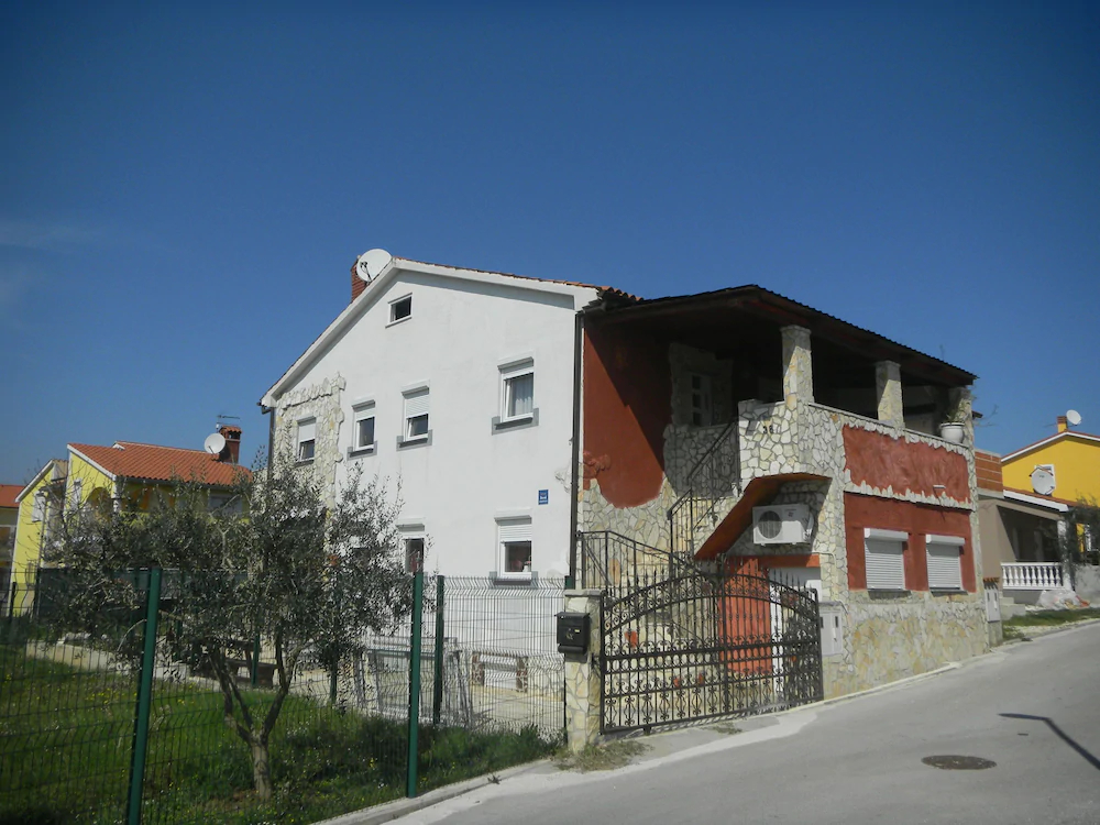 Apartment Zoran Posesi