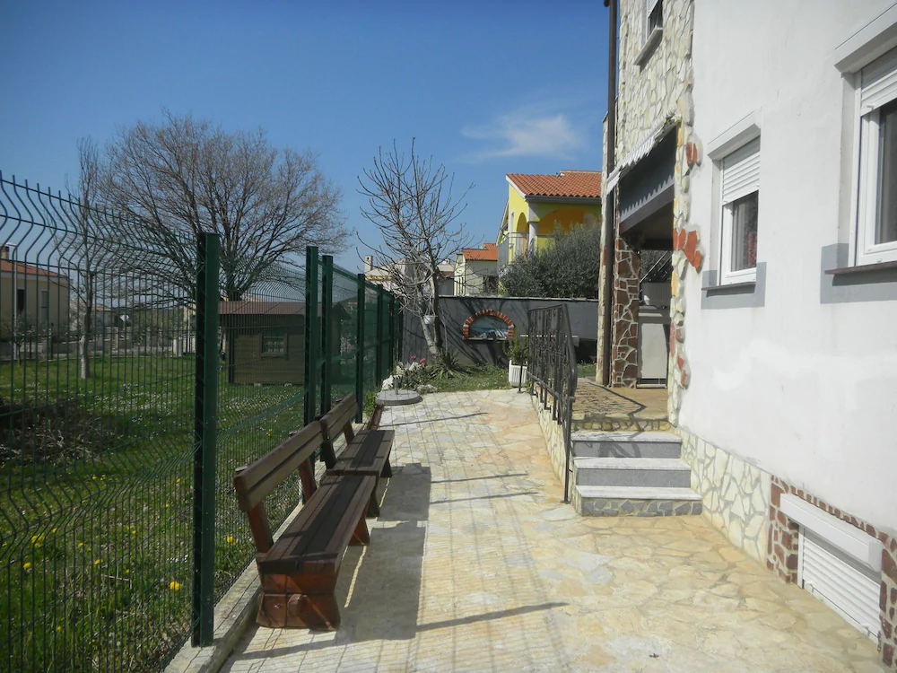 Apartment Zoran Posesi