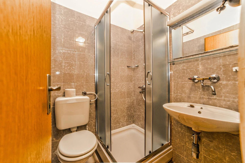 App and Rooms Ana Pomer