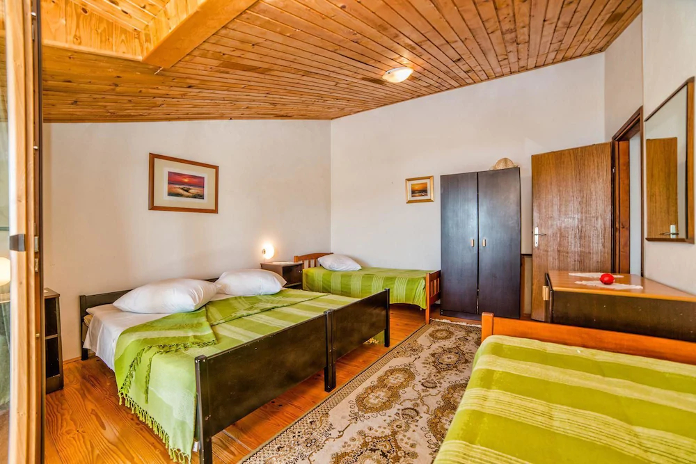 App and Rooms Ana Pomer