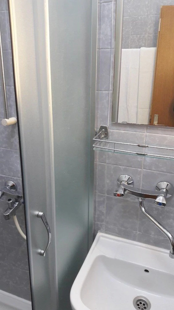 App and Rooms Ana Pomer