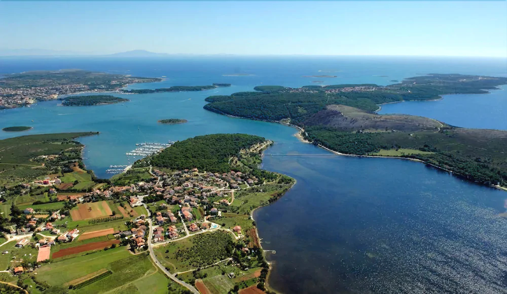 App and Rooms Ana Pomer