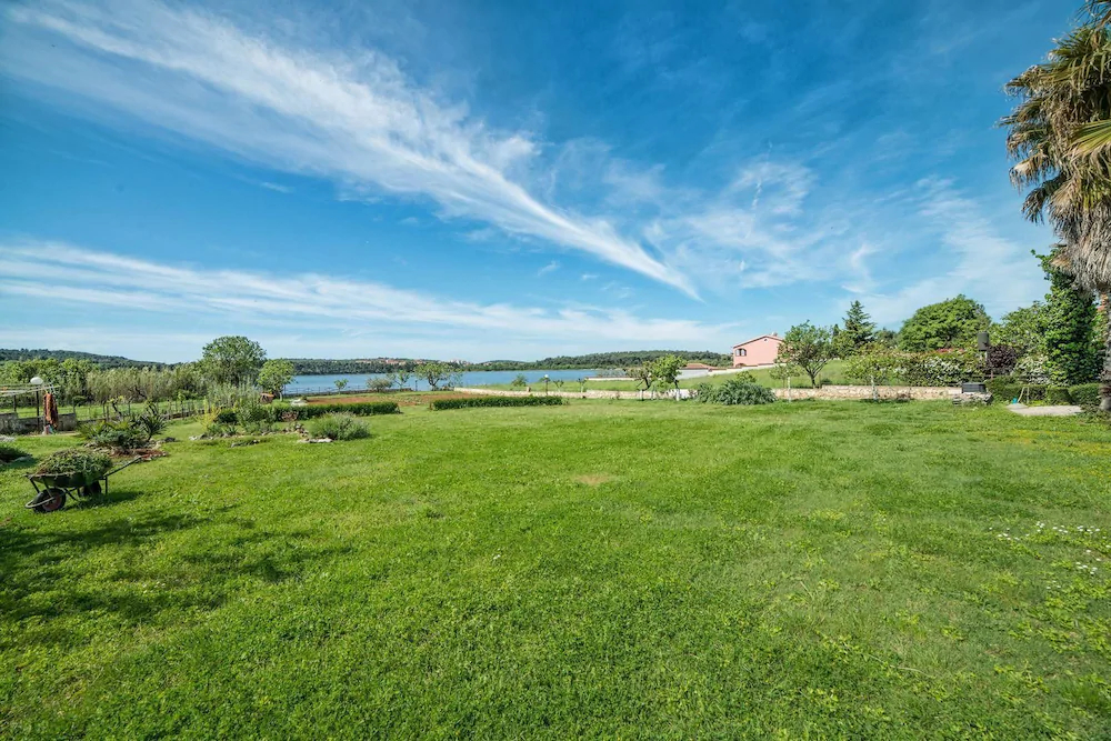 App and Rooms Ana Pomer