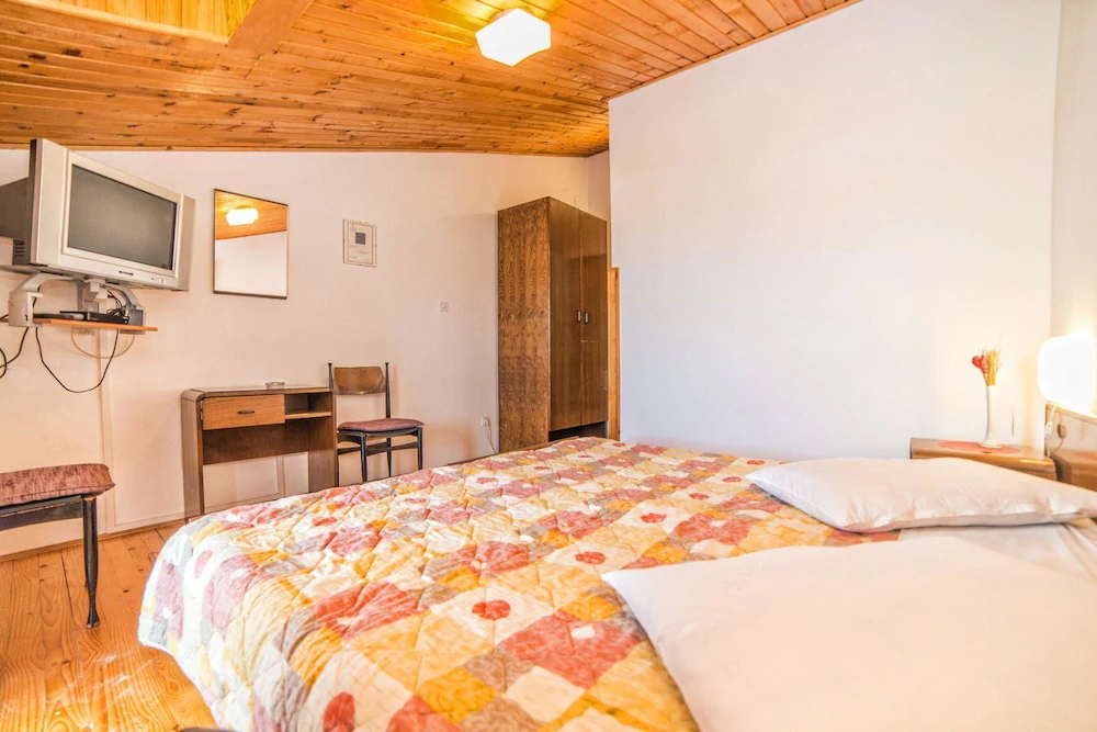 App and Rooms Ana Pomer