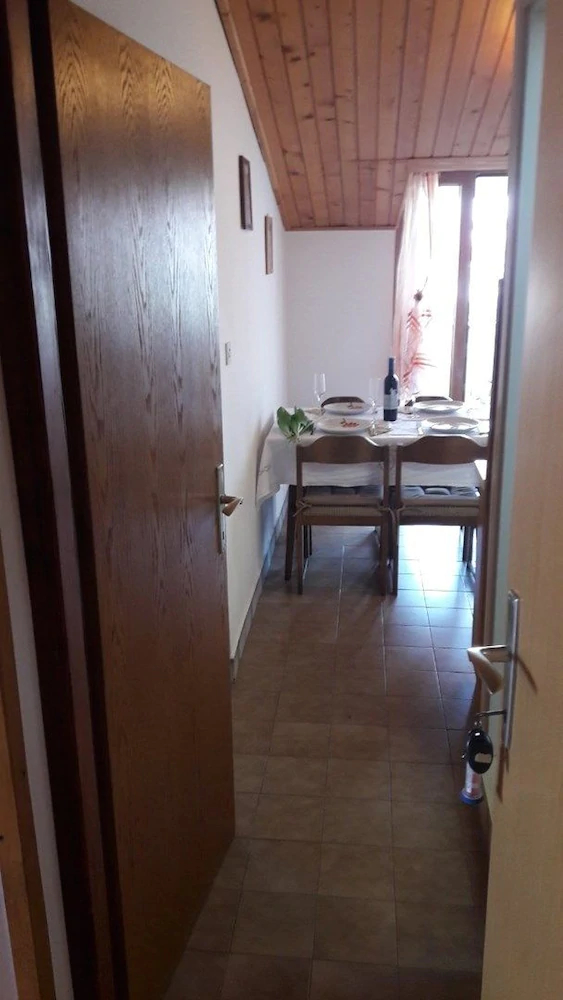 App and Rooms Ana Pomer