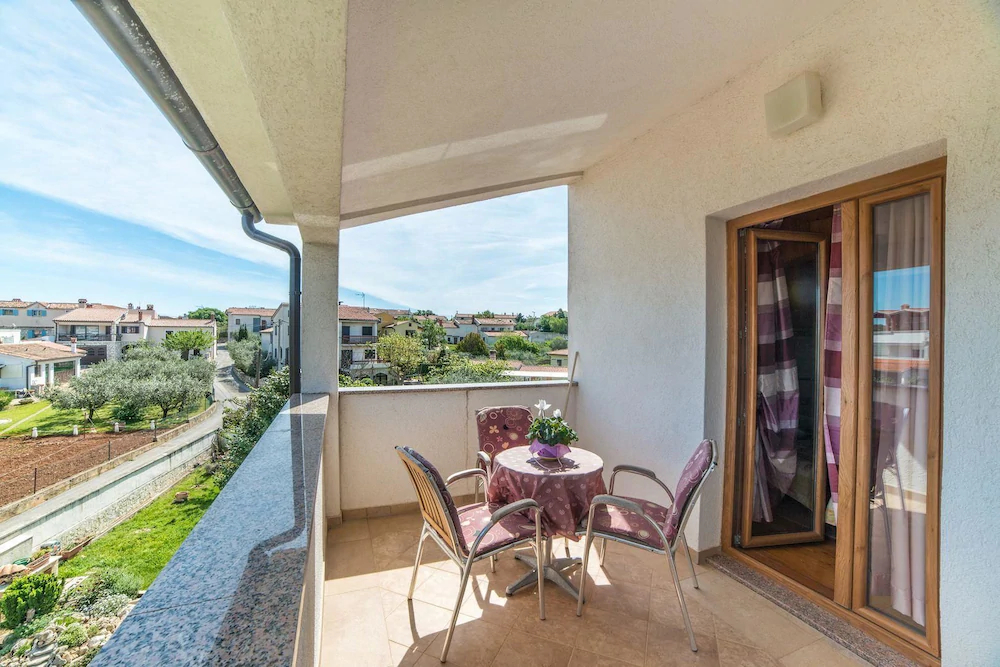 App and Rooms Ana Pomer