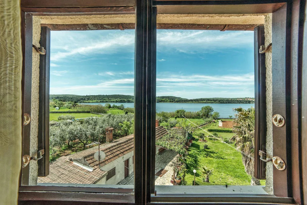 App and Rooms Ana Pomer