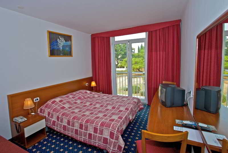 Arena Hotel Holiday