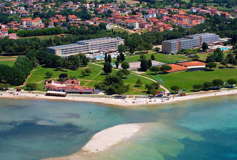 Arena Hotel Holiday