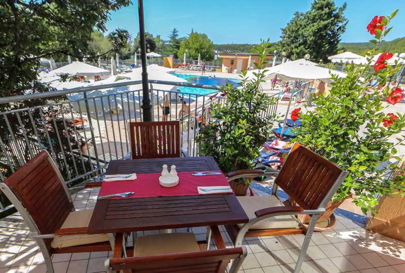 Arena Hotel Holiday