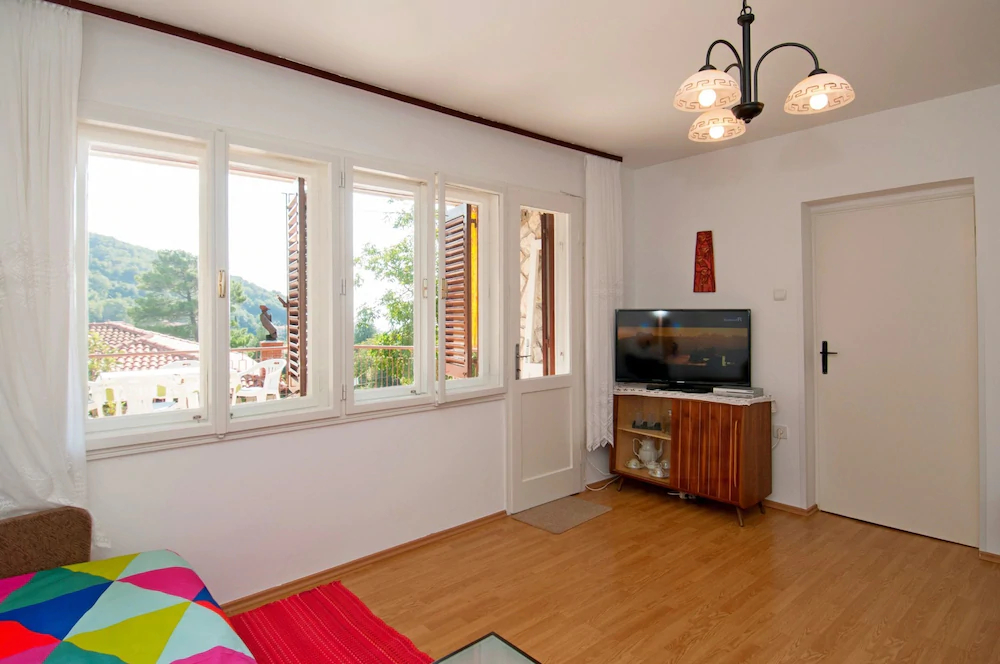 House Mirella
