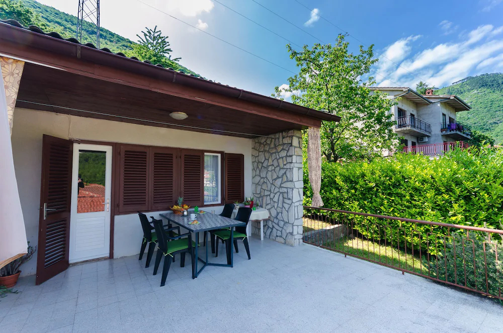 House Mirella