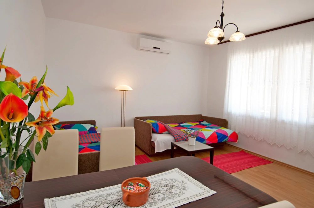 House Mirella