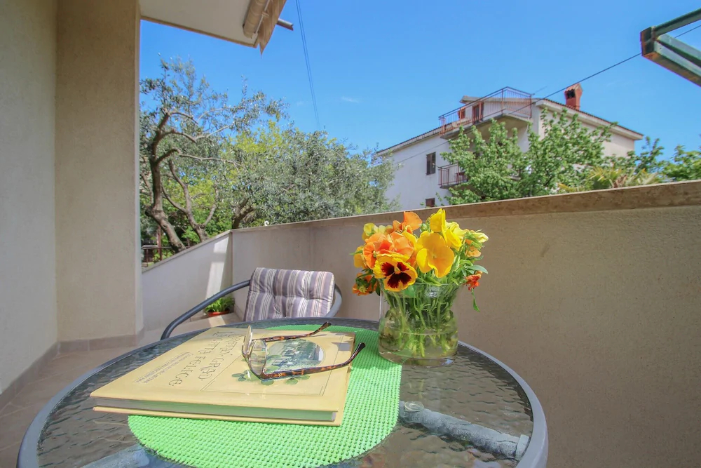 Apartment Maena