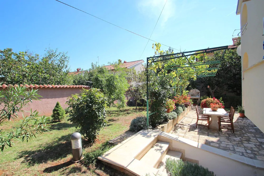 Apartment Maena