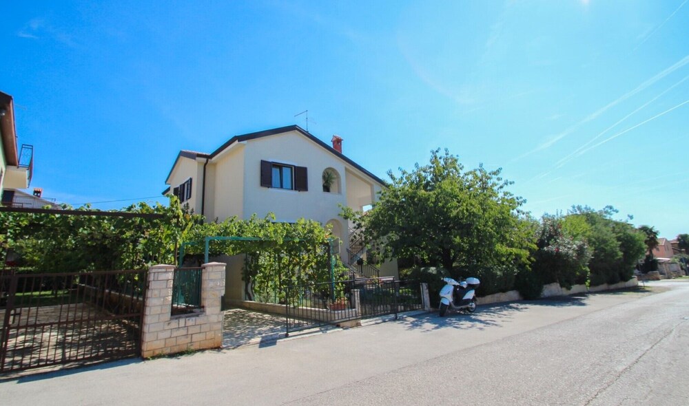 Apartment Maena