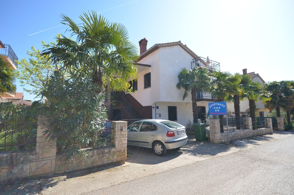 Apartments Ljiljana