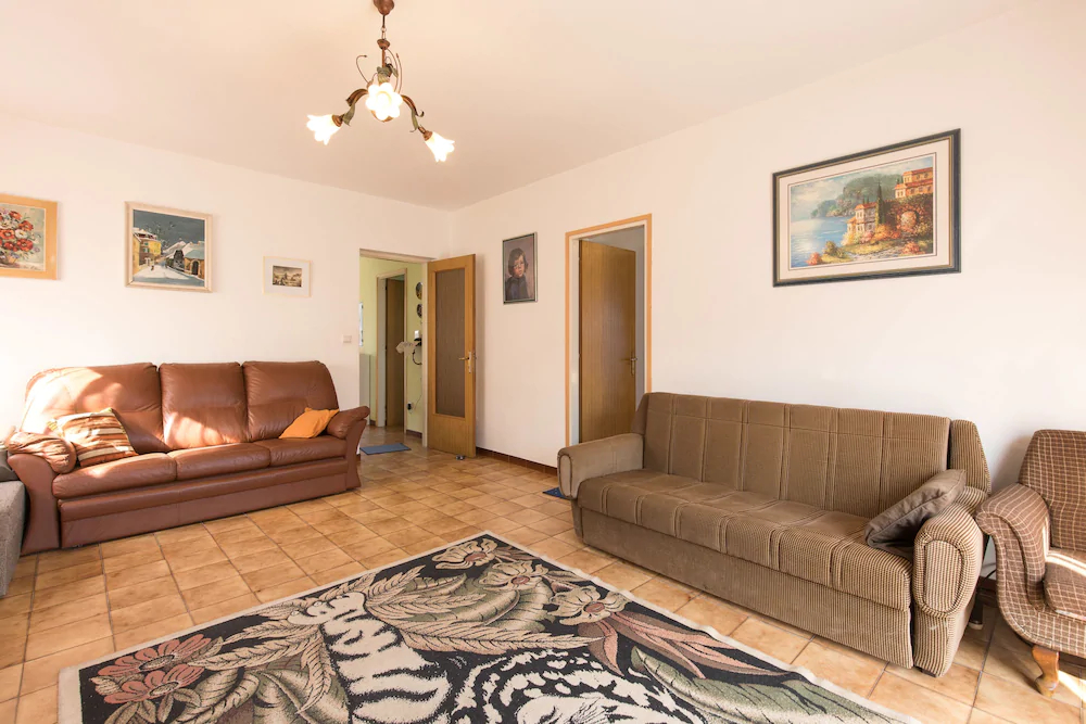 Apartment Lucia & Holiday Home Nino