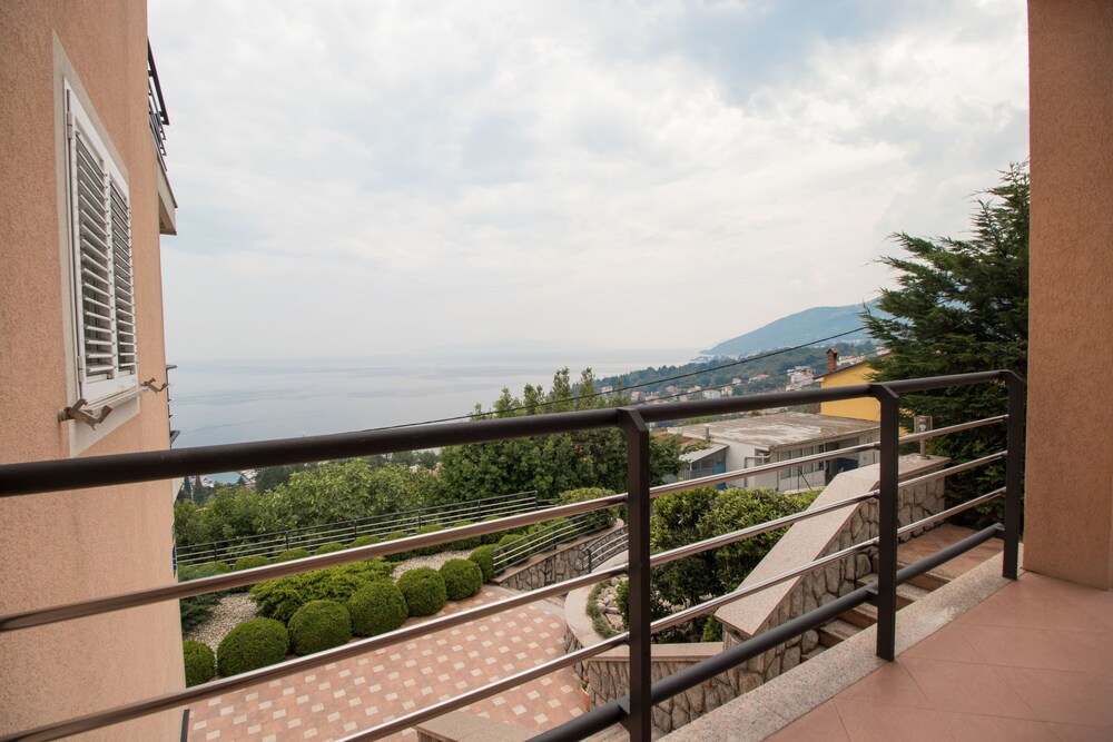 Apartments Villa Adore